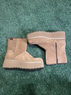 Ugg Australia Women's Classic Short Zip Suede Boots - Chestnut, 9.5